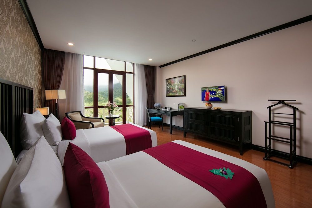 DELUXE, TWIN BEDS, MOUNTAIN VIEW