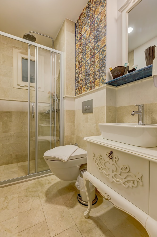 Vespera Hotel 41/43