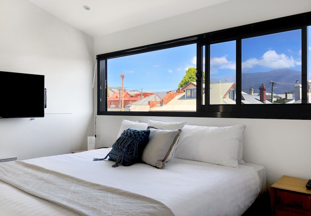 3 Bedrooms, Apartment, 1 Queen and 2 King Beds, South Wing