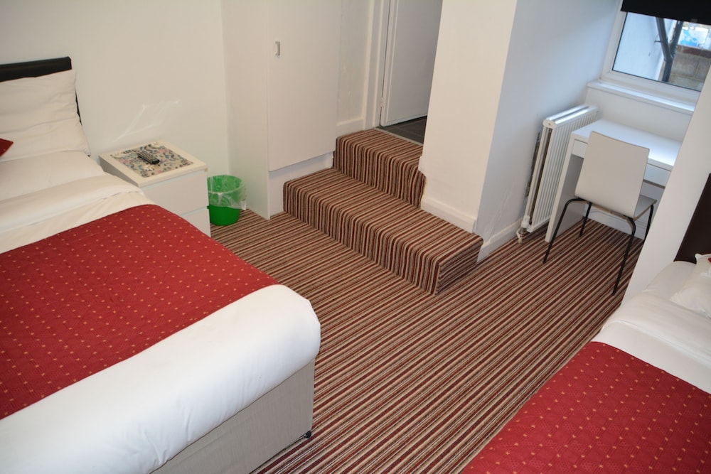 Bow Guest House 31/51