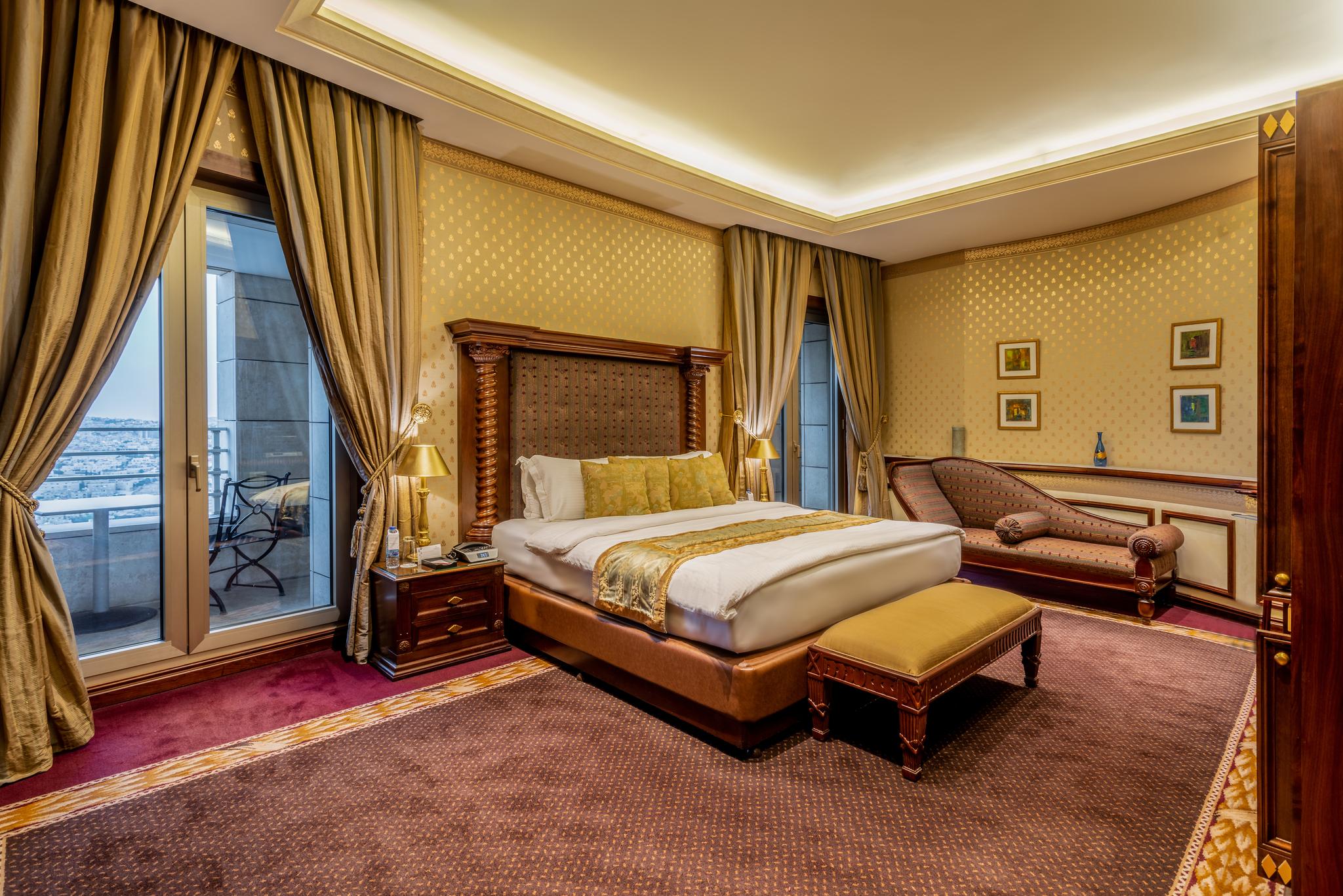 Royal, Suite, King Bed