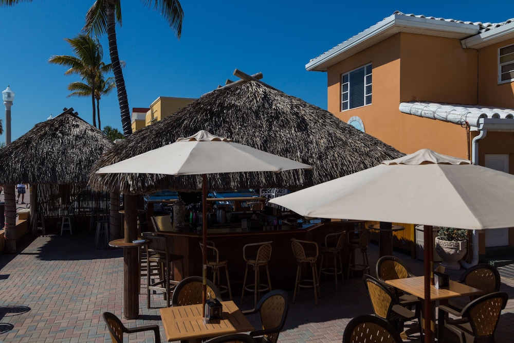 Riptide Oceanfront Hotel 58/72