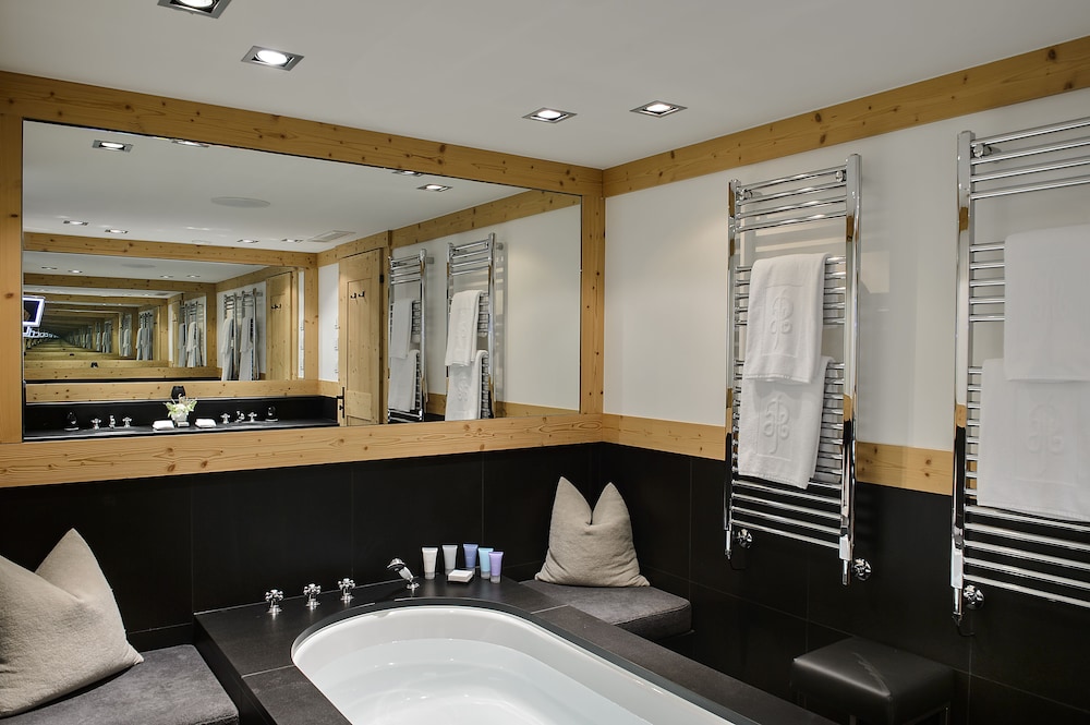 The Park Gstaad, Four Seasons Hotel 49/50