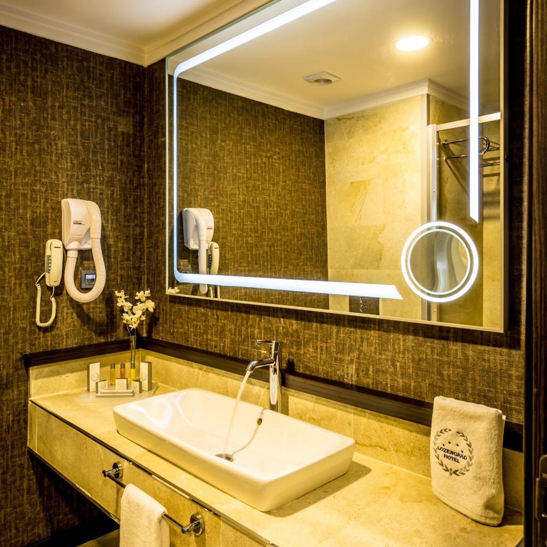 Lozengrad Hotel 44/48