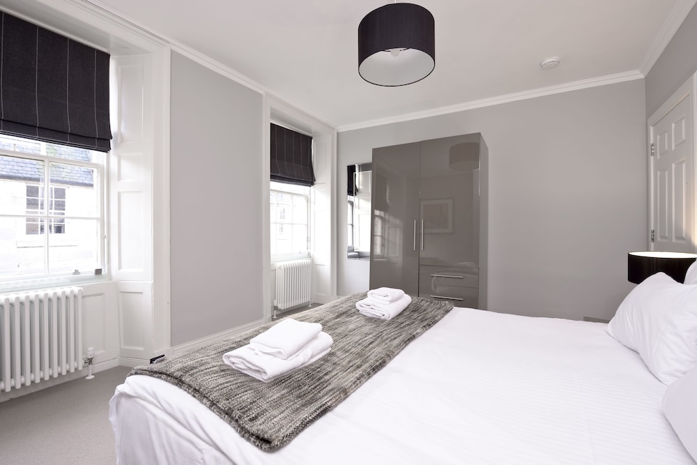 Destiny Scotland - Hill Street Apartments 3/30