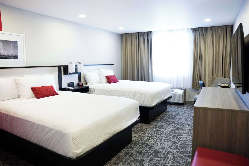 Ramada by Wyndham DFW Airport 5/39