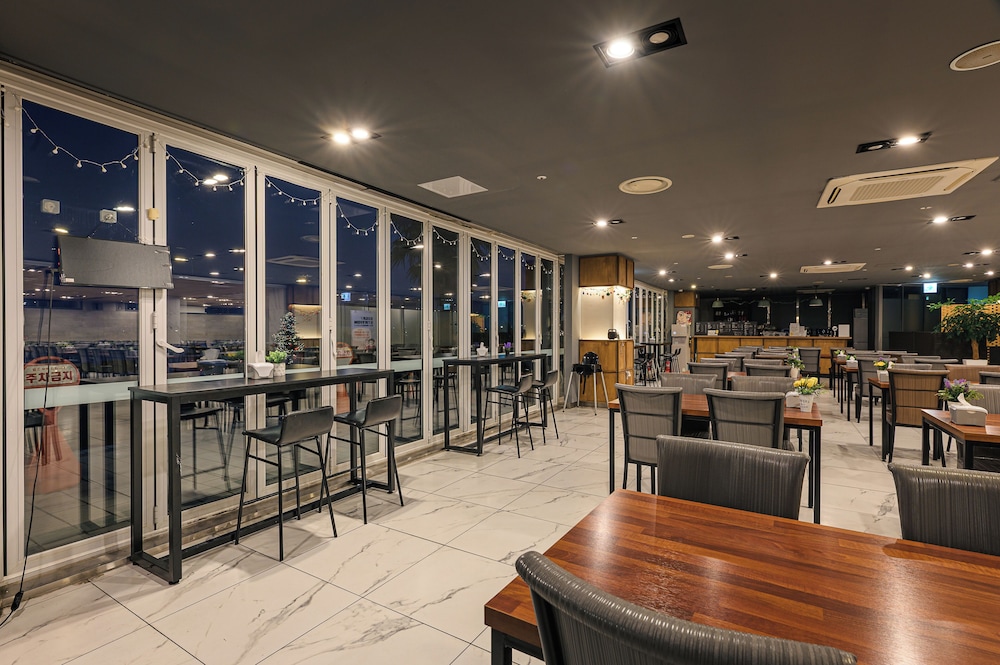 Hamdeok Beach Stay Jeju 35/56