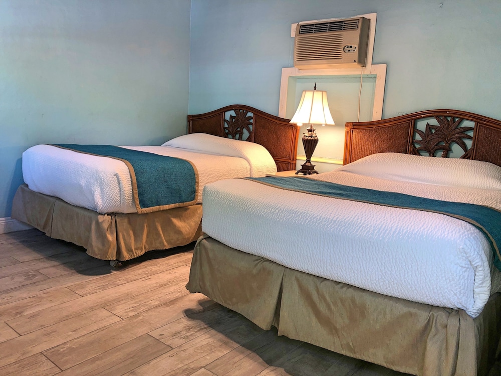 The Pelican Key Largo Cottages 25/76
