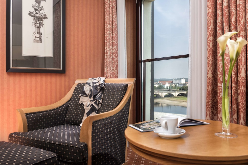 Maritim Hotel & Internationales Congress Center Dresden 63/75