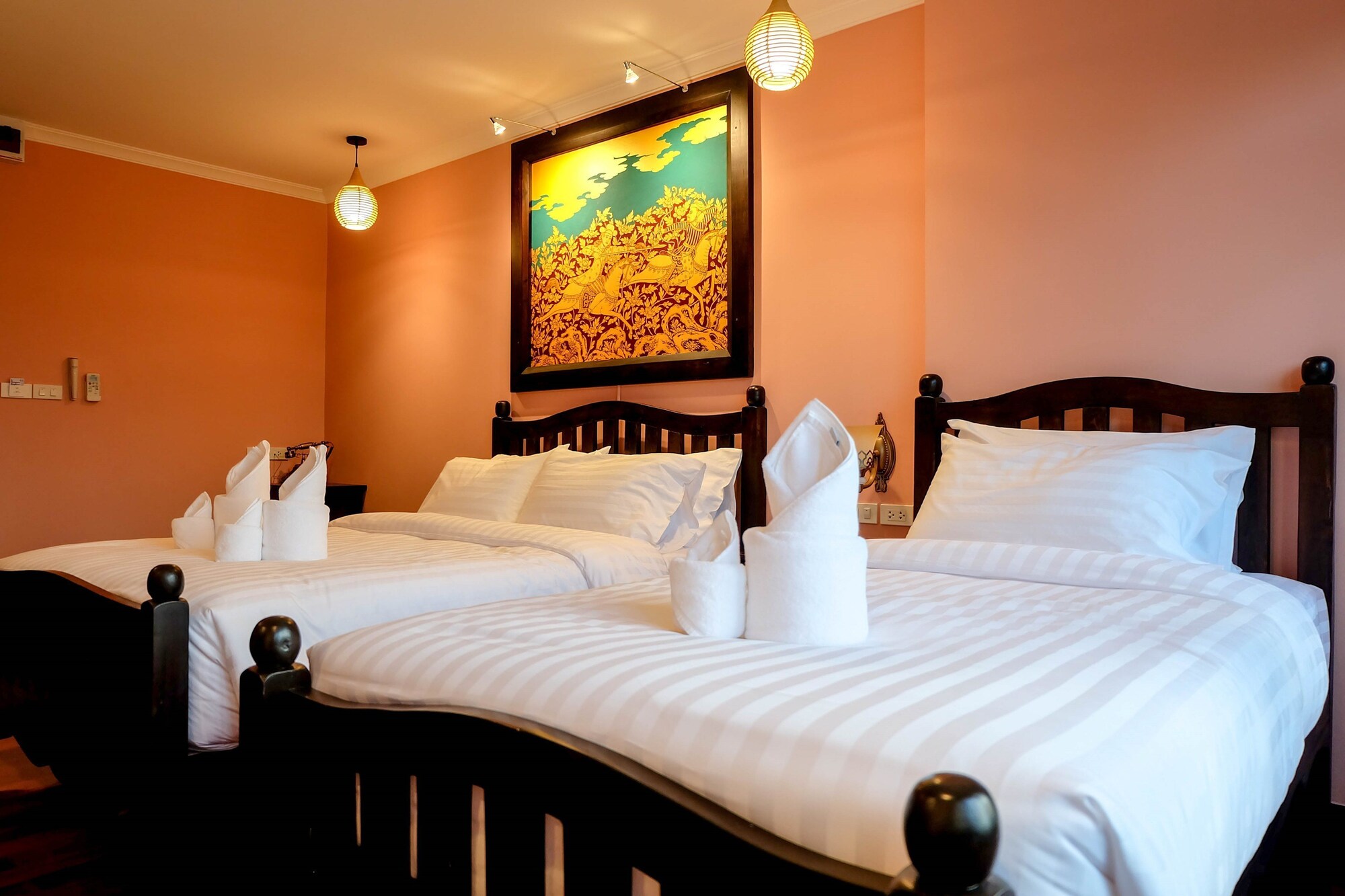 SIGNATURE, TRIPLE, 3 BEDS, ACCESSIBLE
