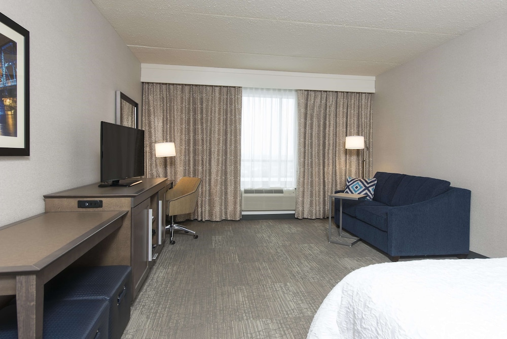 Hampton Inn and Suites Grand Rapids Downtown 21/61