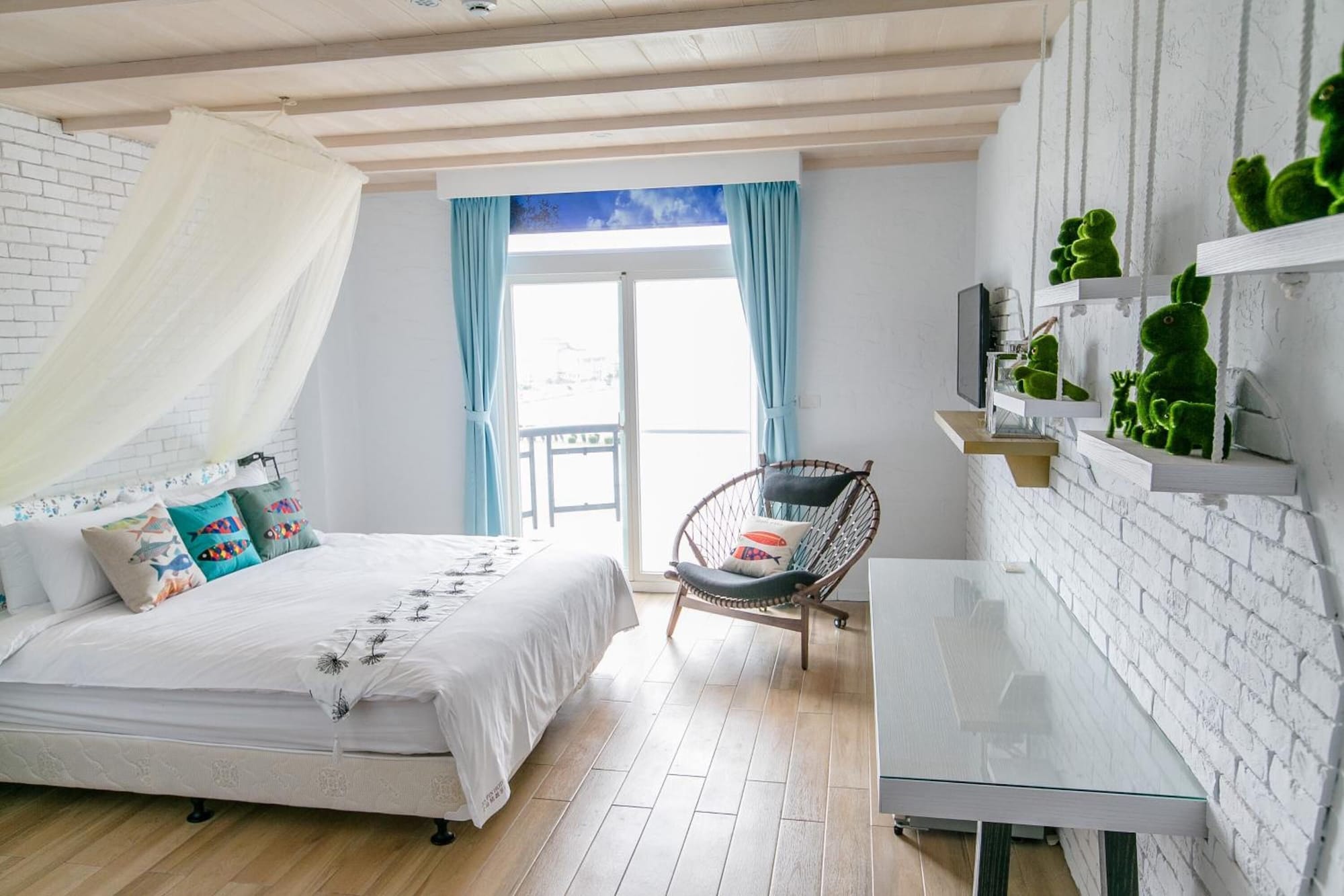 SUPERIOR, DOUBLE BED