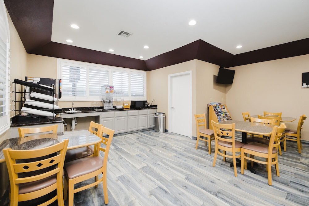 Sapphire Inn Suites 45/58