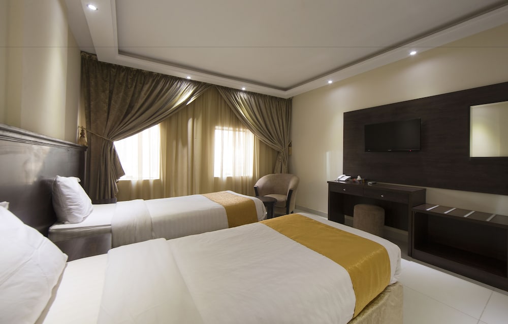 Snood Alazama Hotel 8/20