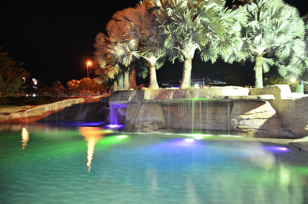 Sand River Resort 45/48