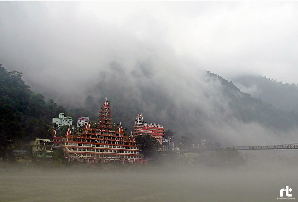 Yog Vashishth Hotel 48/50