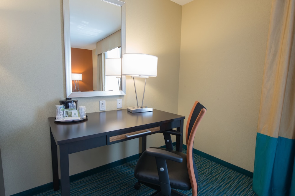 Holiday Inn Bismarck 58/70