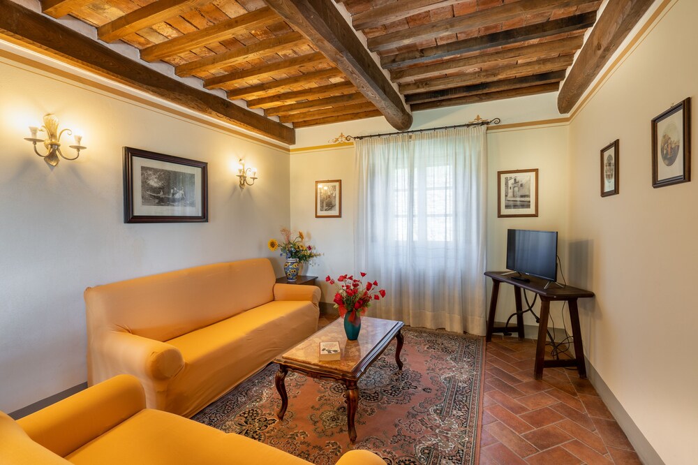 Borgo San Pietro 43/78