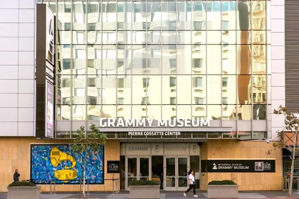 The O Hotel, Trademark Collection by Wyndham photo1