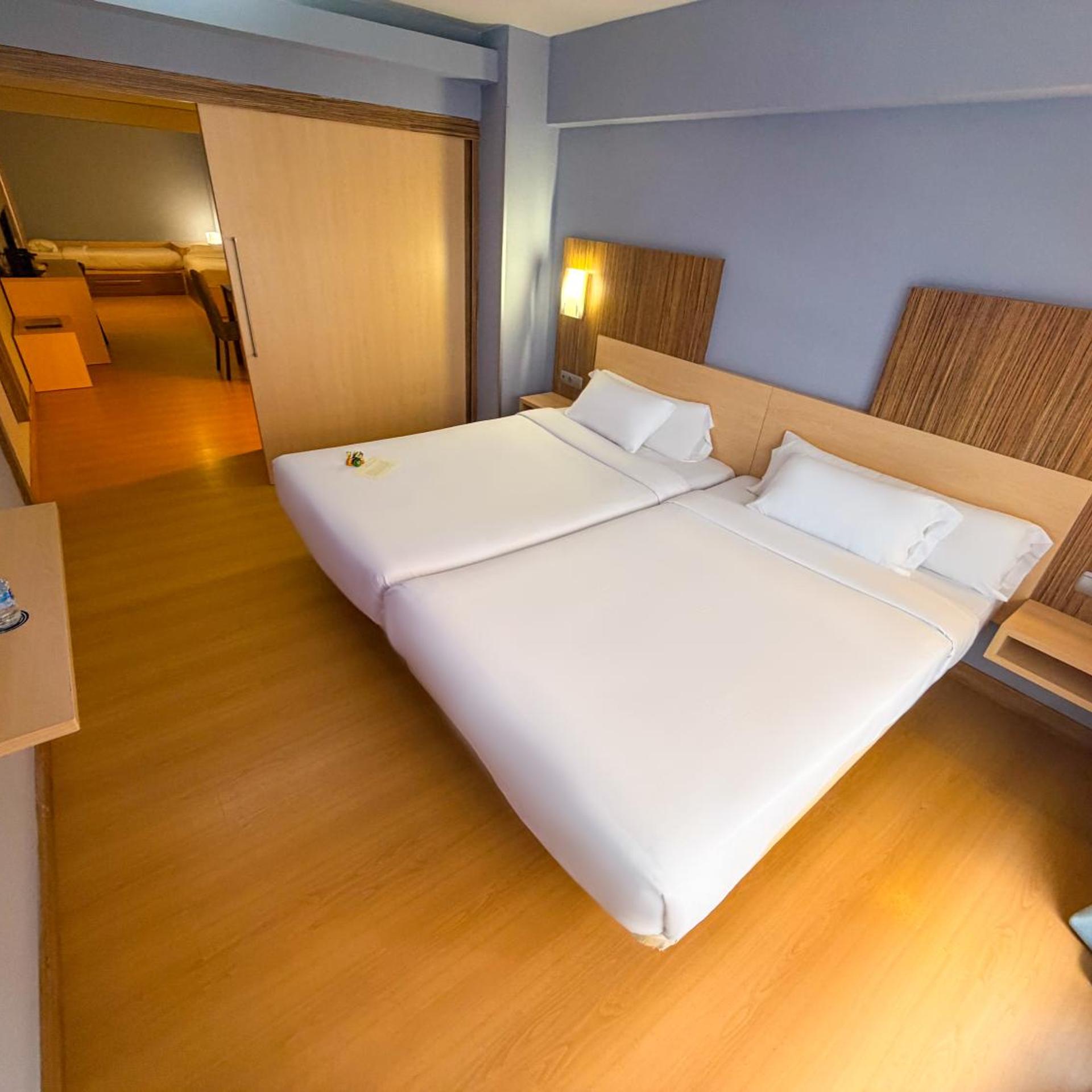 Suite, 4 Beds