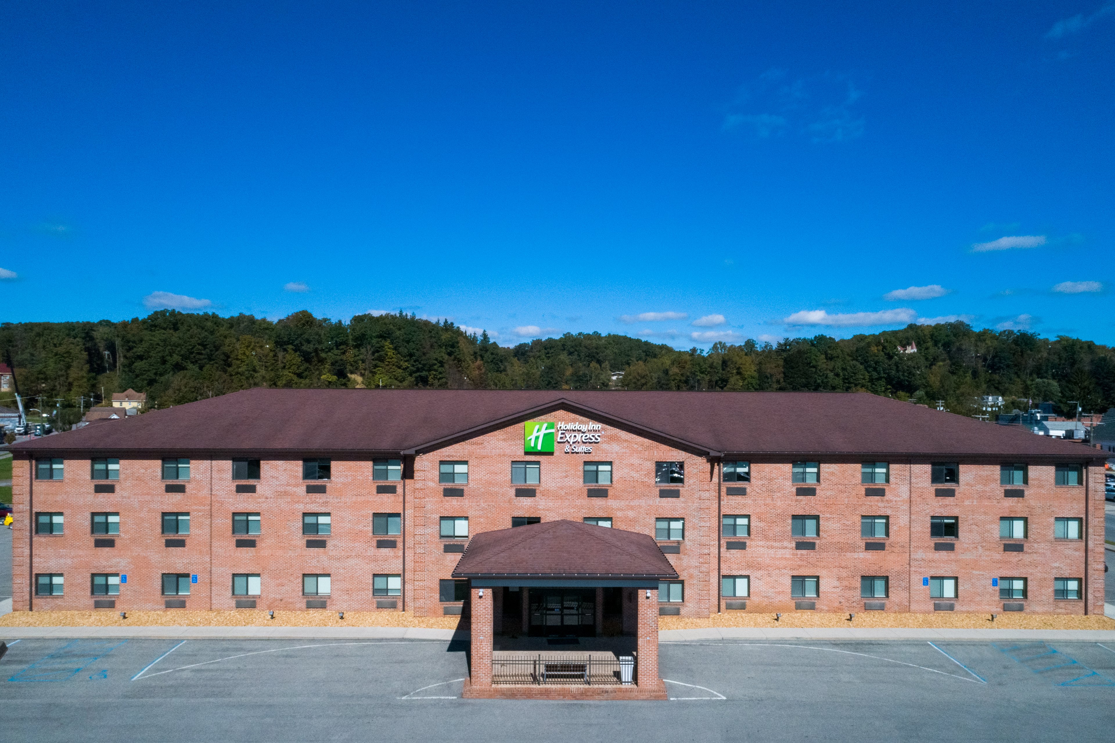 Holiday Inn Express Hotel Suites Elkins 10/60