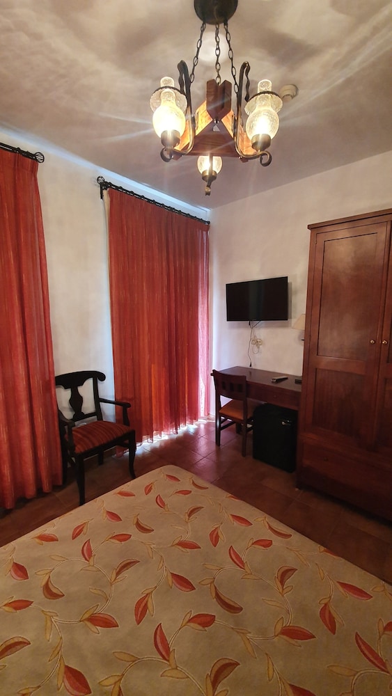 Coso Viejo Hotel 6/61