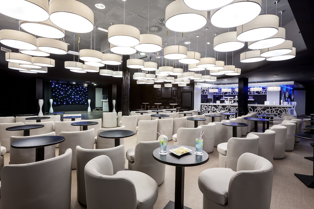 Playaolid Suites And Apartments 34/45