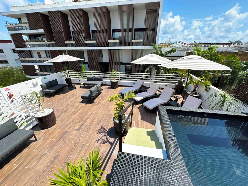 SILVERSANDS Hotel Boutique 5Th Ave 64/68