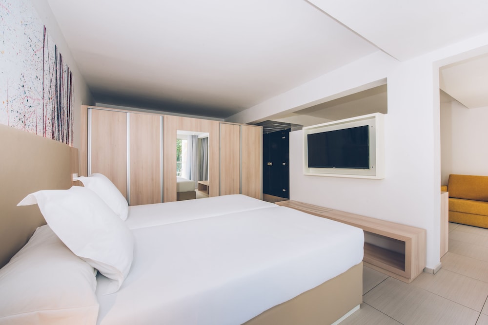 Iberostar Waves Herceg Novi 23/68