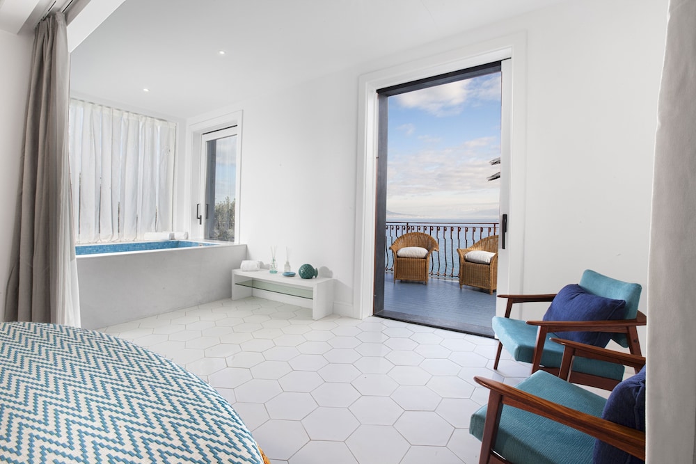 جناح إليت بسرير كينج بإطلالة على البحر بجاكوزي، Hotel Belair 3/7