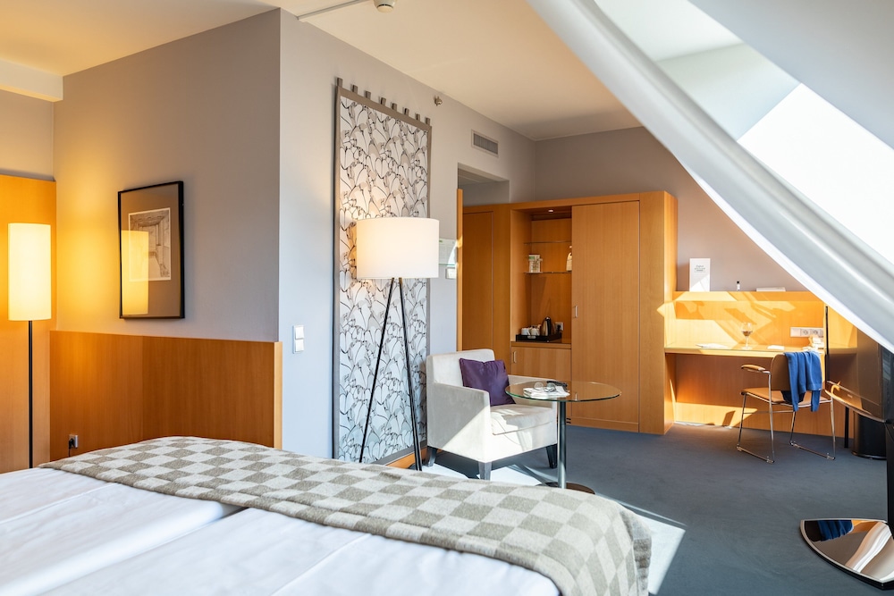 HOLIDAY INN VIENNA CITY 11/74