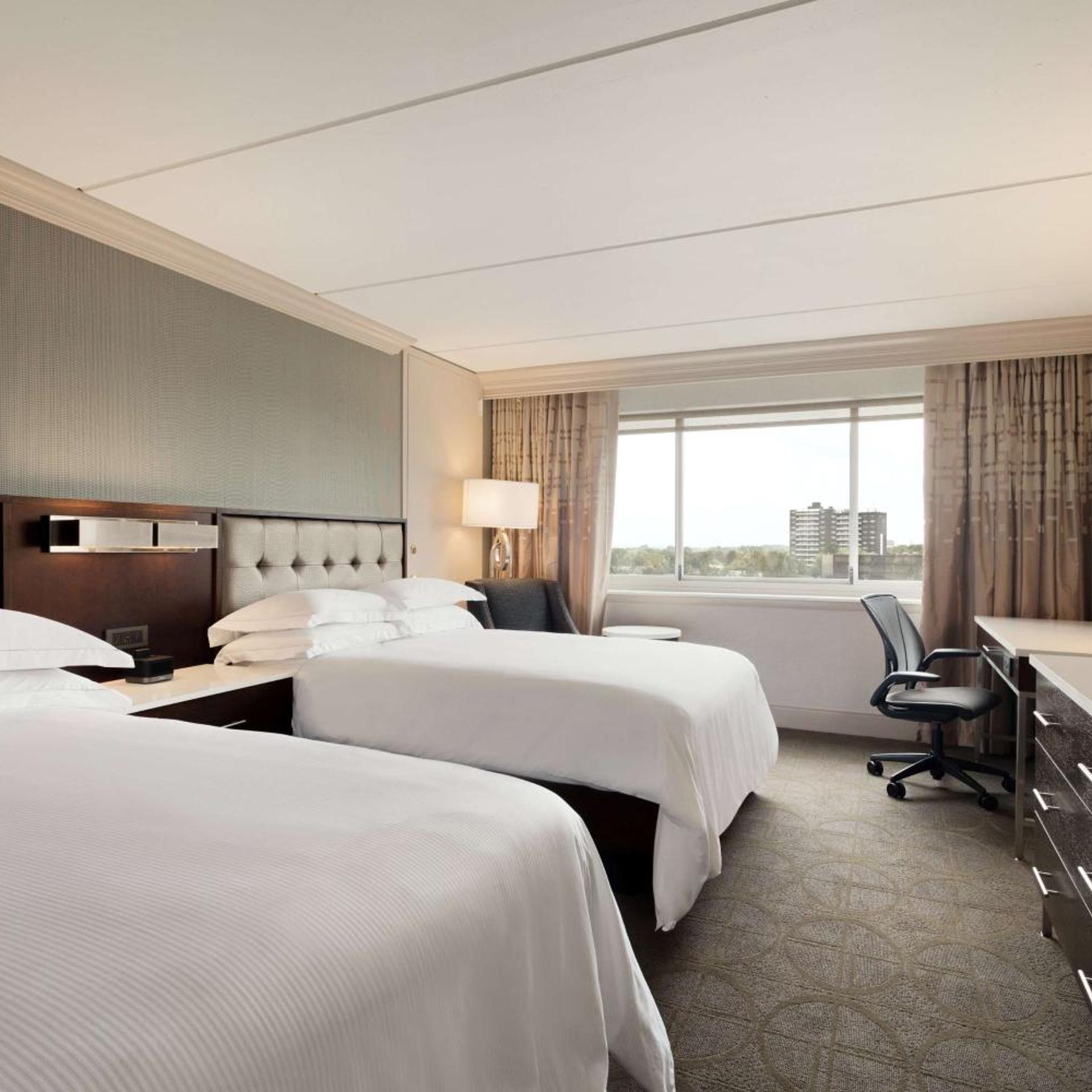 ROOM, QUEEN BED