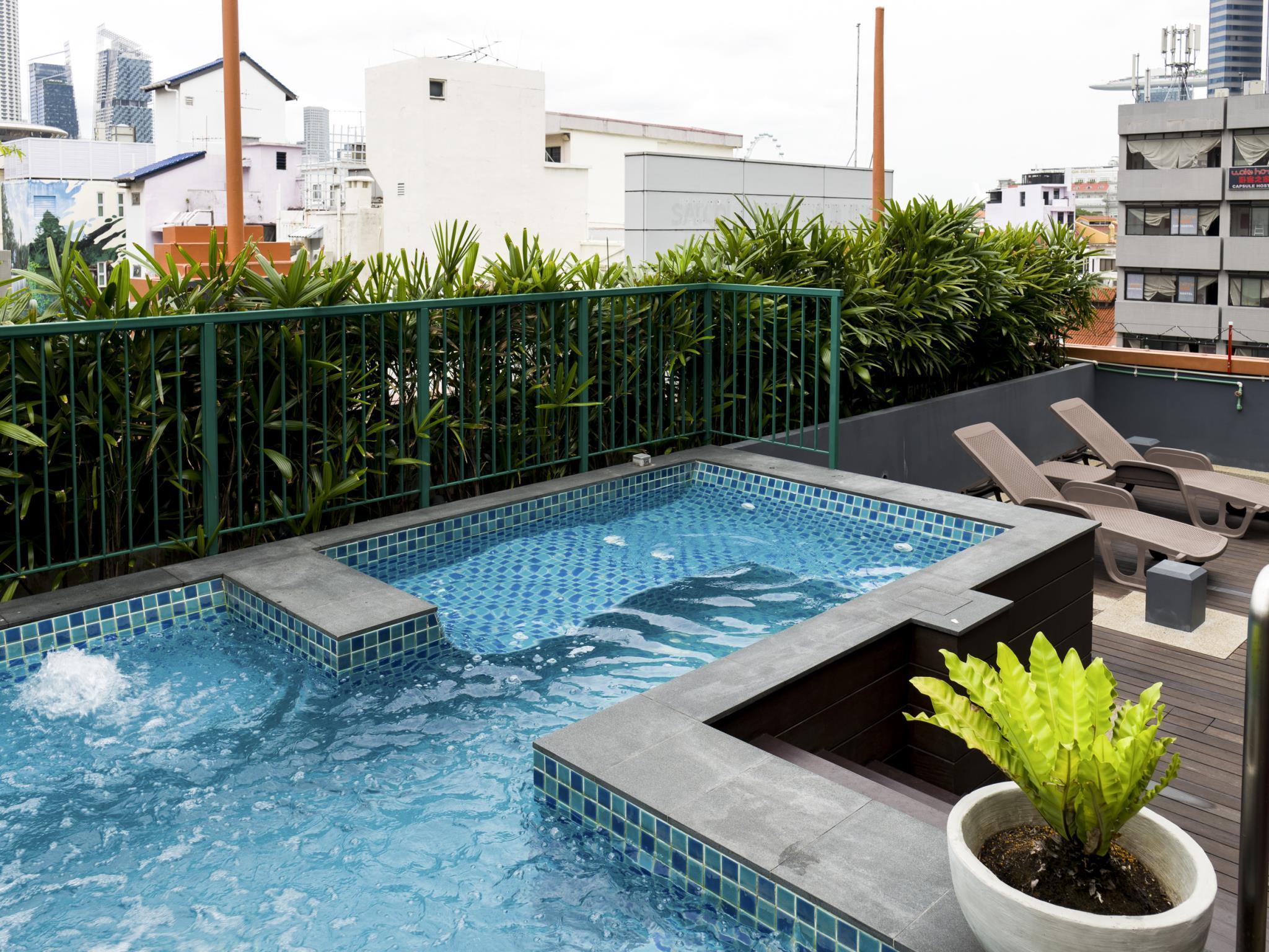 Bluewaters Pods 38 Hongkong St 35/40