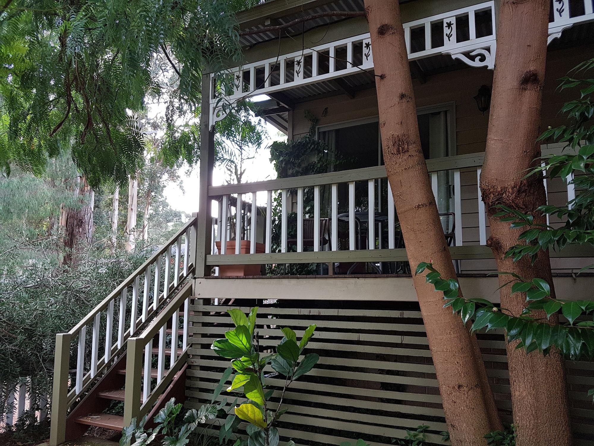 ADAMSONS RIVERSIDE ACCOMMODATION 3/100
