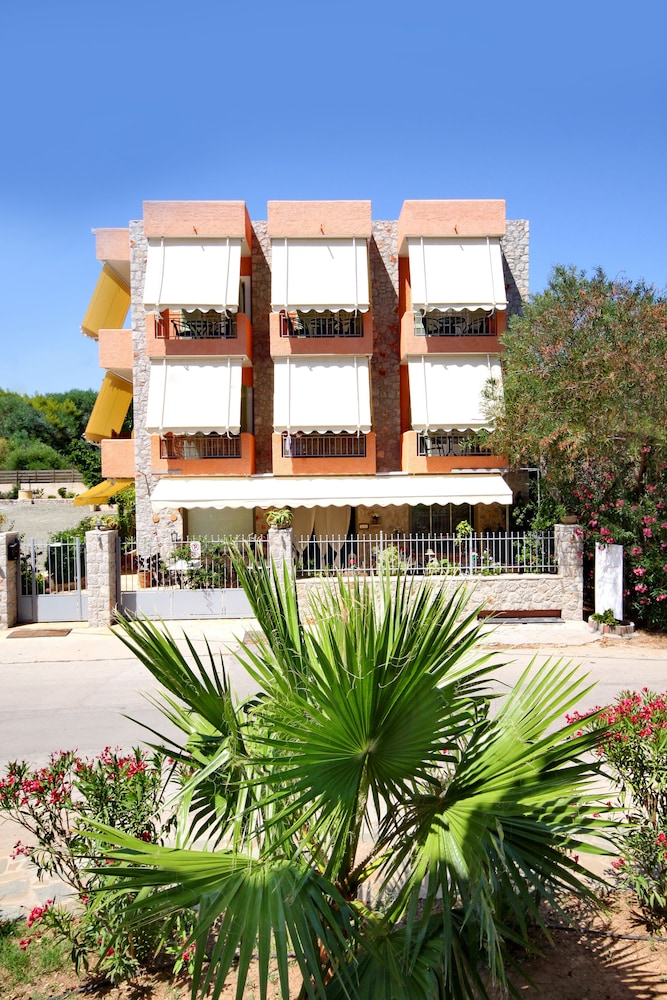 Aloe Luxury Apartments And Suites 2/50