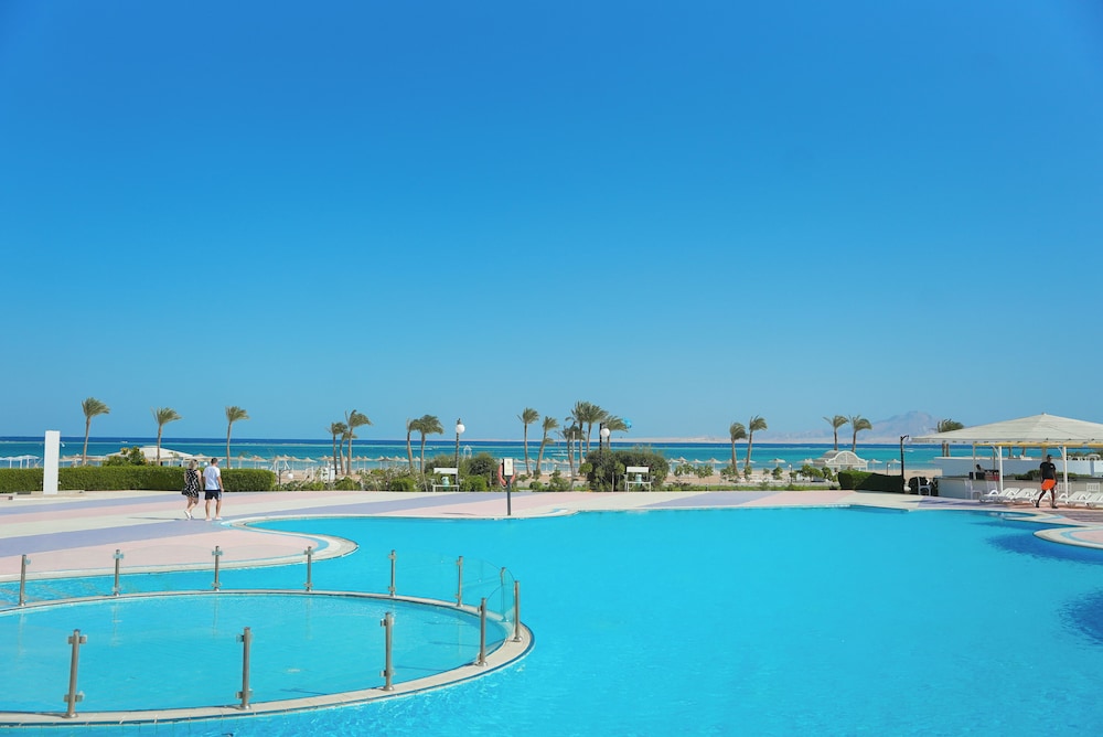 Amarina Sun Resort & Aqua Park 25/50