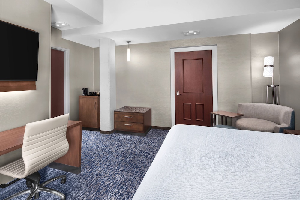 Courtyard By Marriott Cape Girardeau Downtown 12/42