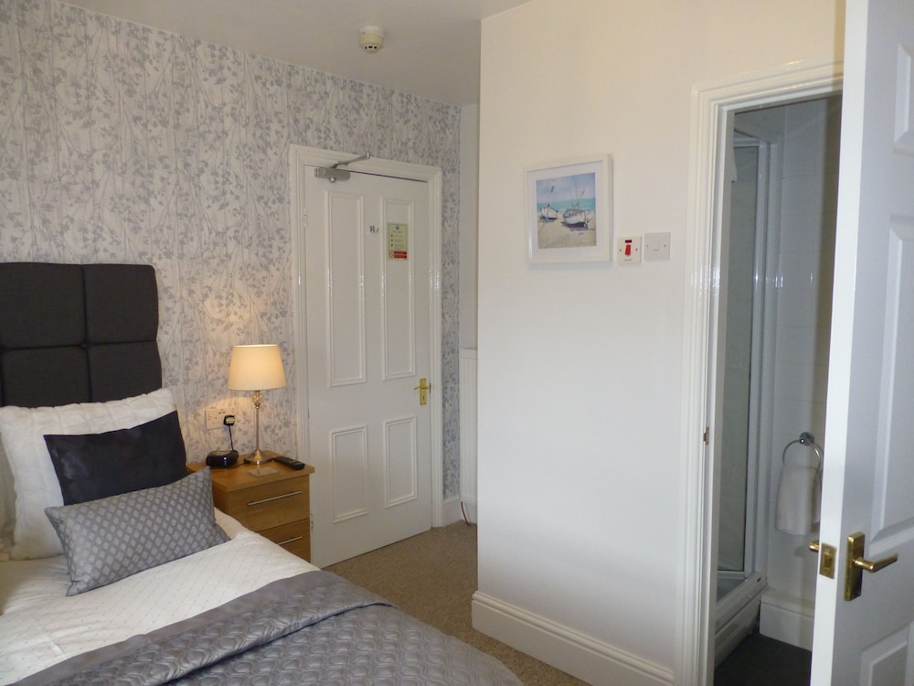 Bryn Derwen Guest House 47/60
