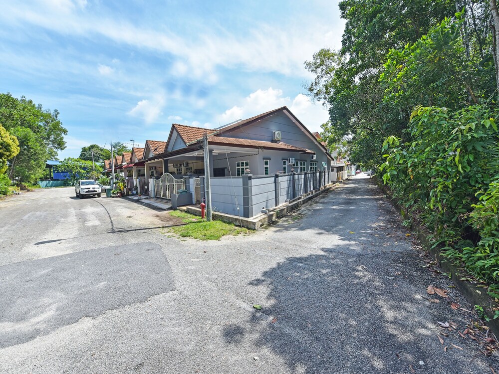 Oyo 89777 Urbanstay Kuantan 37/39
