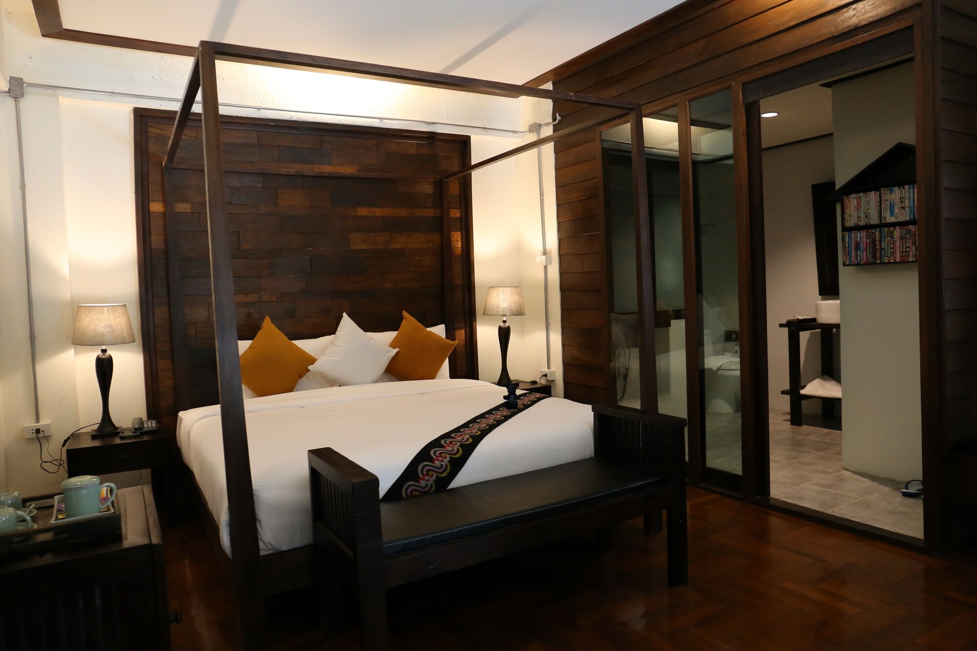DELUXE, DOUBLE BED