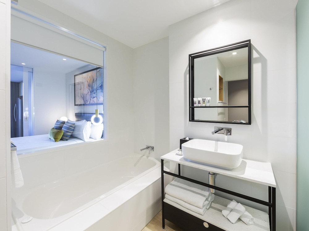 Mercure Canberra Belconnen 64/69