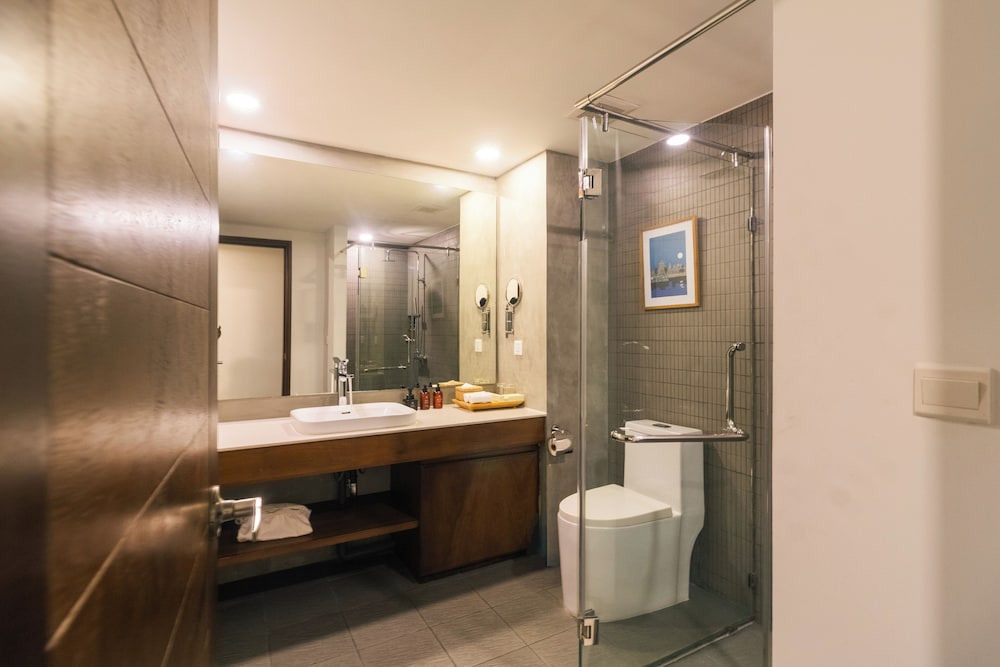 Penh House Hotel 73/74