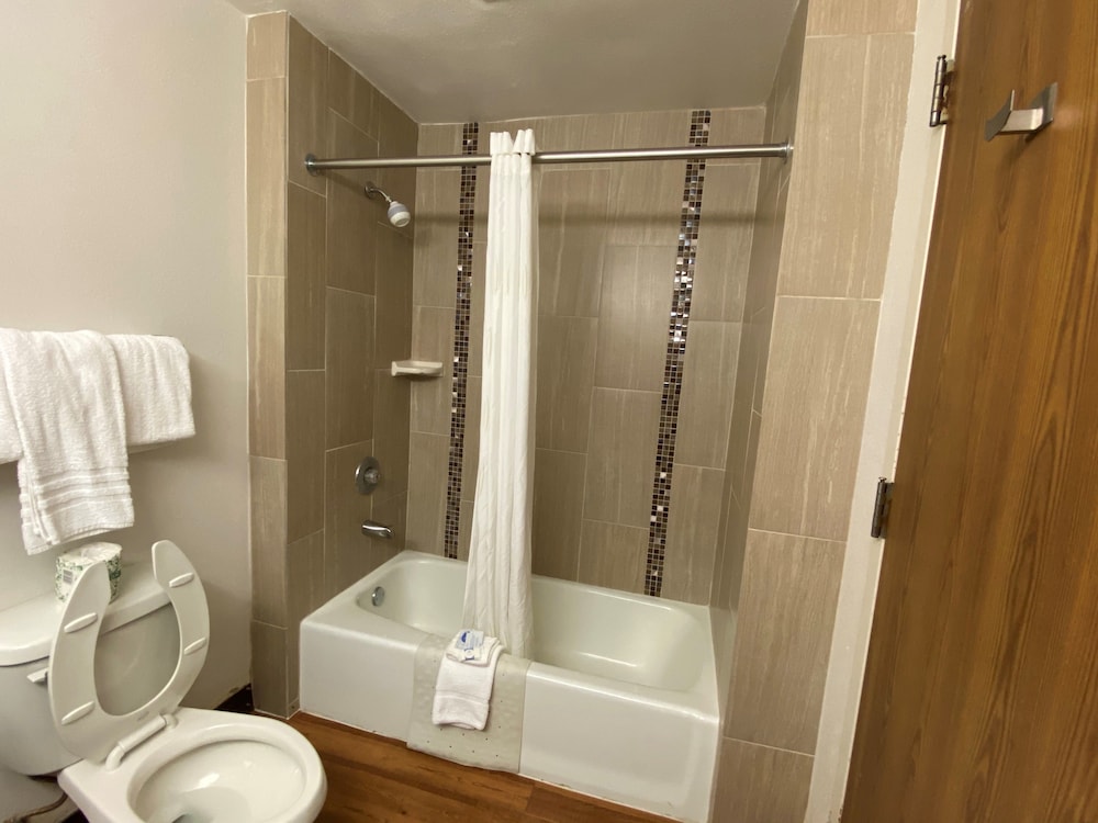 Guest House Inn Medical District near Texas Tech Univ 11/44