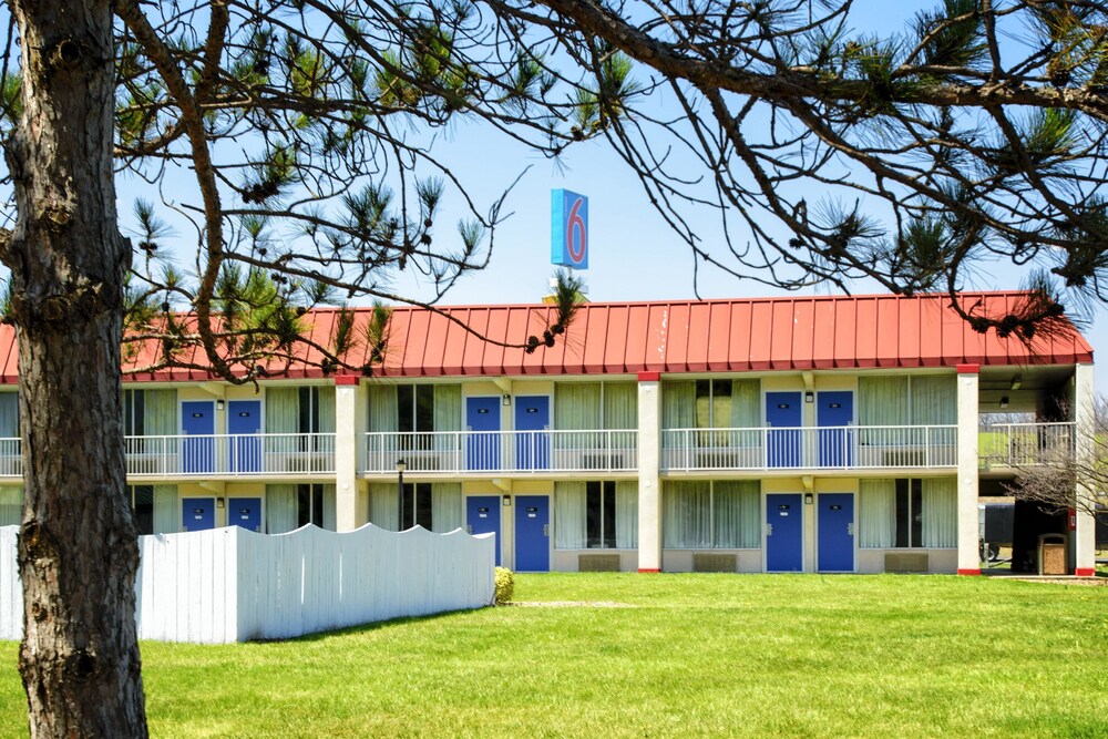Motel6 Mount Jackson, VA - Shenandoah 8/56