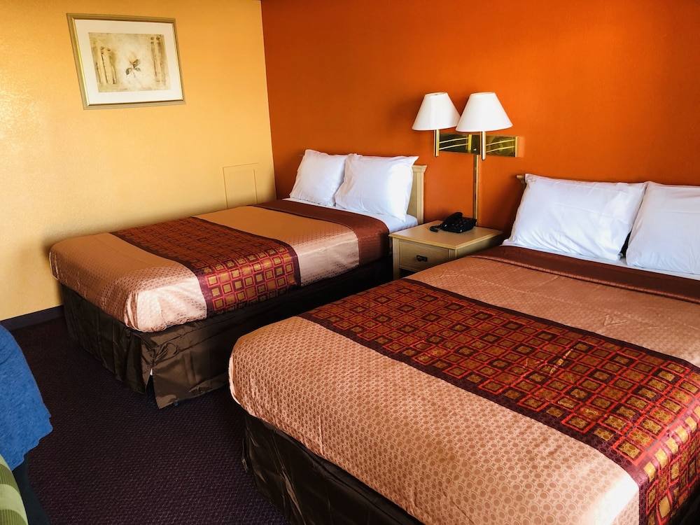 Hutchinson Inn 14/58