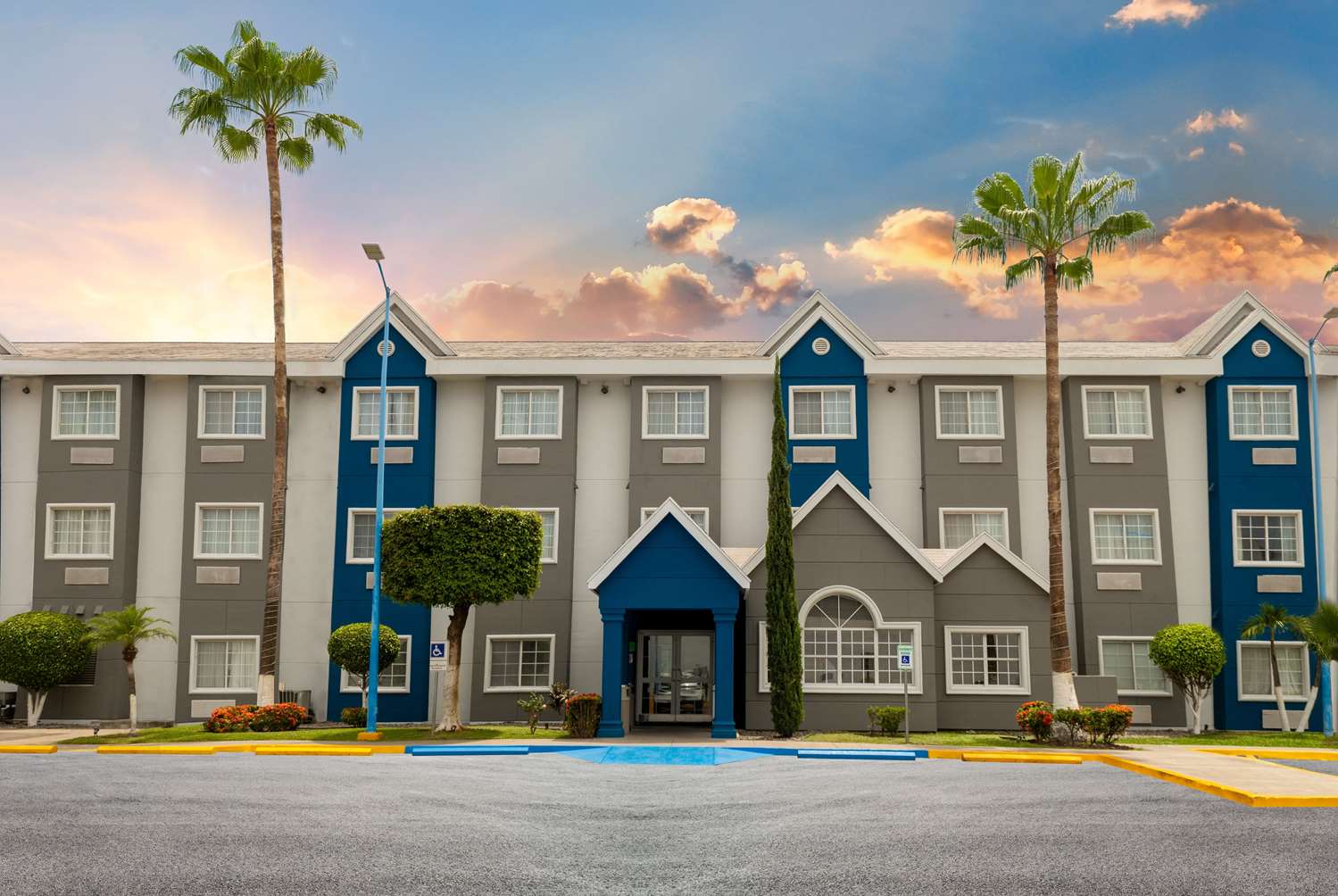 Microtel Inn & Suites by Wyndham Culiacan 52/56