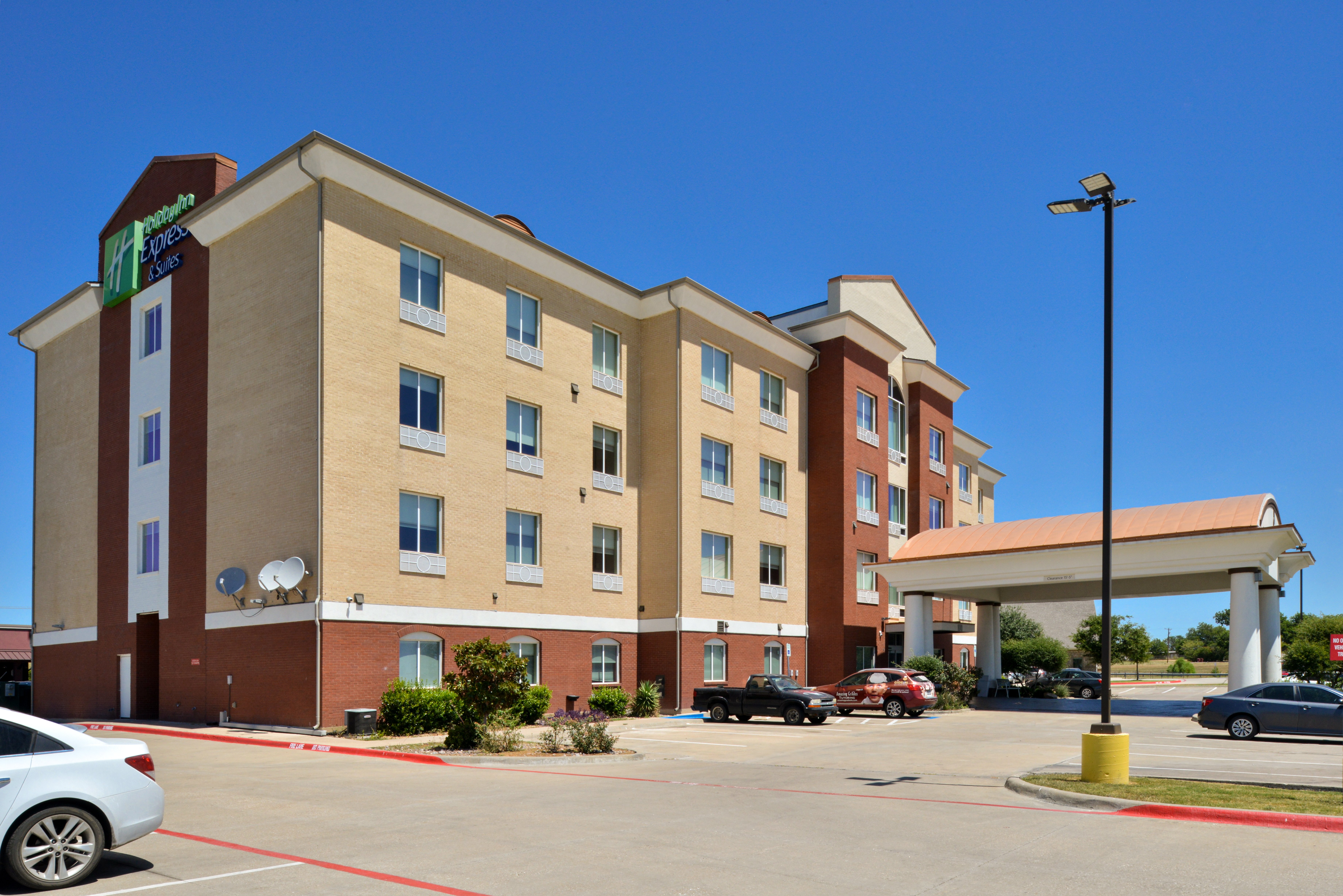 Holiday Inn Express & Suites Royse City - Rockwall, an IHG Hotel 66/70