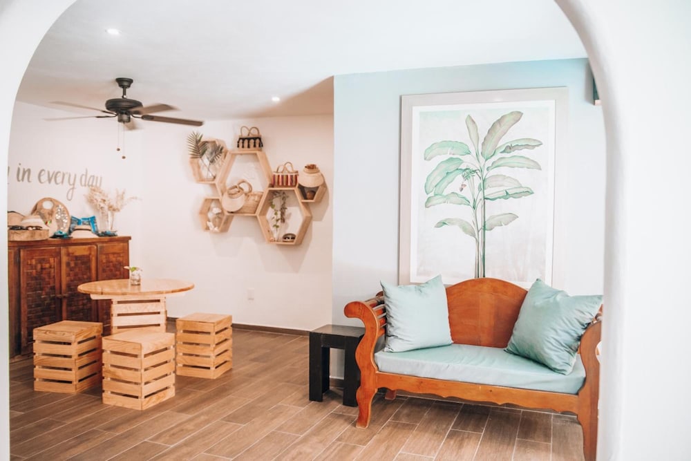 Ahava Hotel (ex Maria Candelaria Hotel) 26/43