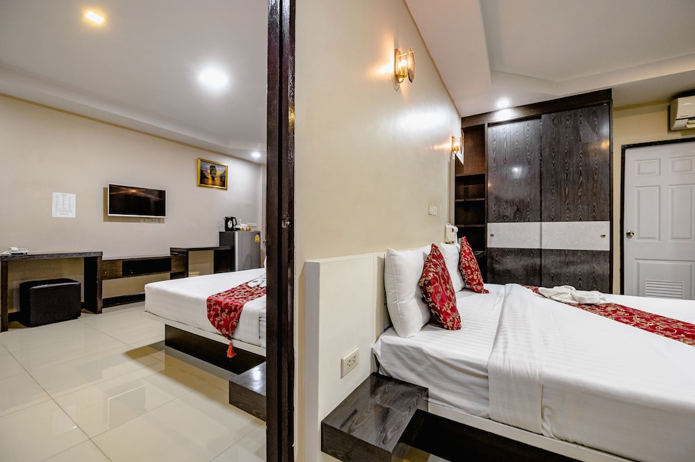Gold Airport Suites 42/66