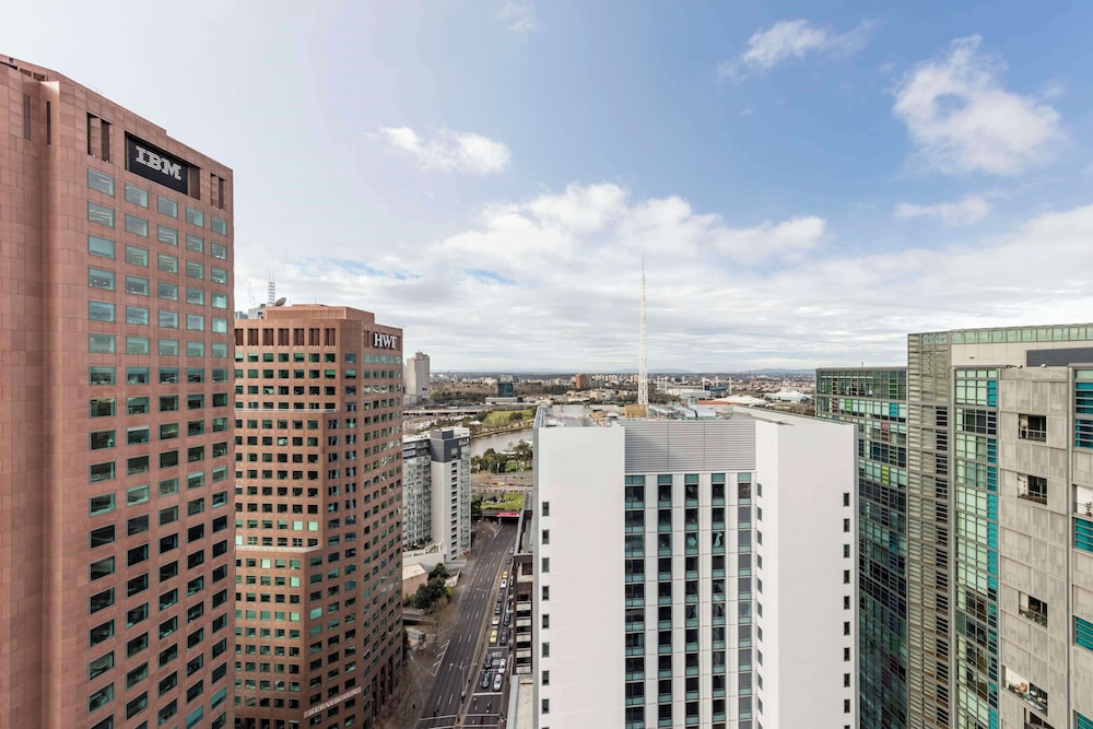 Oaks Melbourne Southbank Suites 2/47